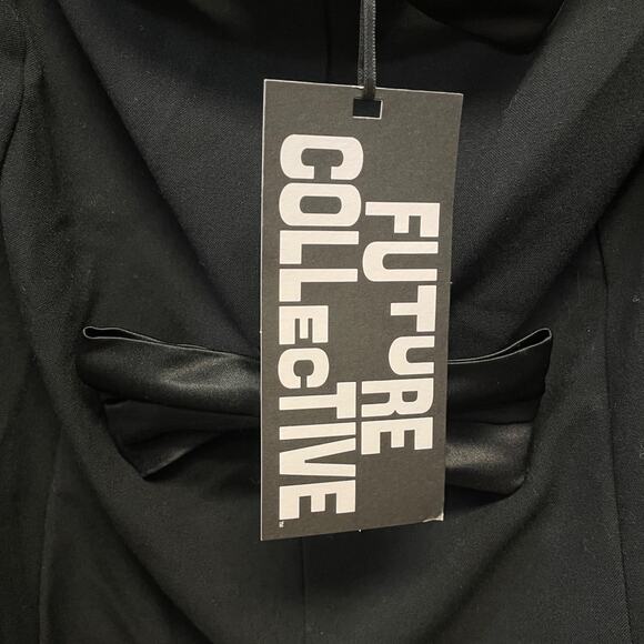 Future Collective Women's Holiday Bow Front Tank Top Black Size 1X - Picture 4 of 6